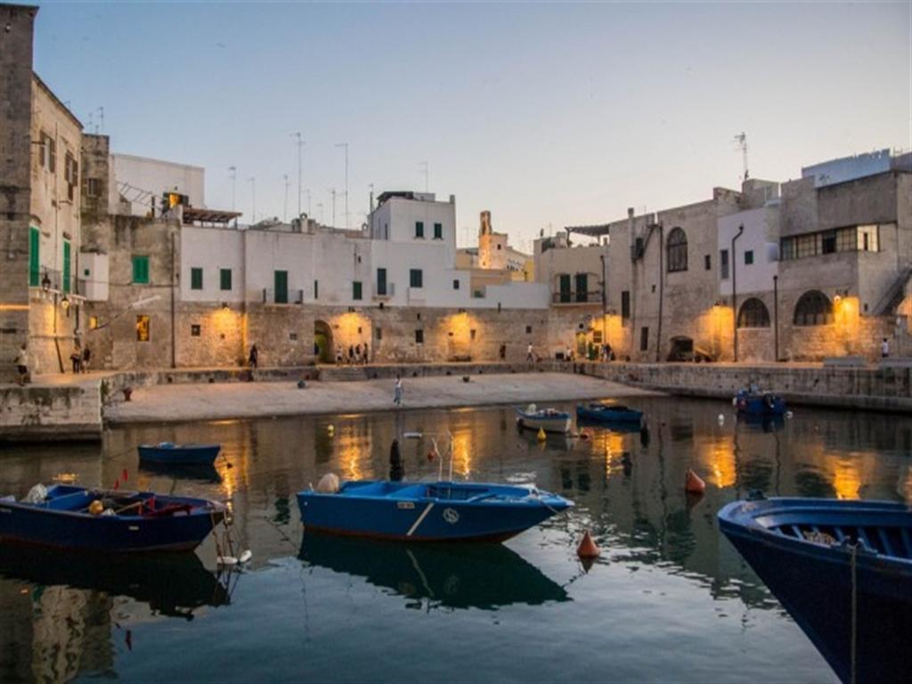 Dimora Aversa مونوبولي المظهر الخارجي الصورة
